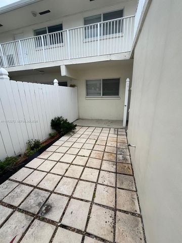 1856 NE 46th St F4, Fort Lauderdale, FL 33308