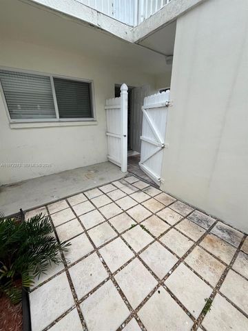 1856 NE 46th St F4, Fort Lauderdale, FL 33308
