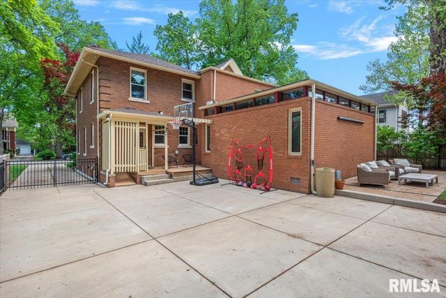 1032 W VINE Street, Springfield, IL 62704