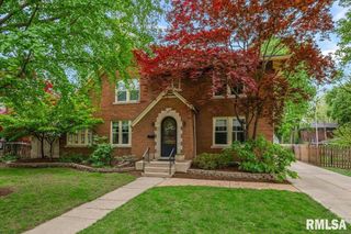 1032 W VINE Street, Springfield, IL 62704