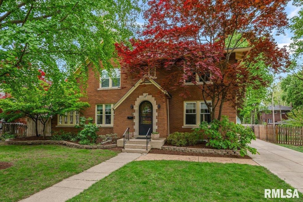 1032 W VINE Street, Springfield, IL 62704