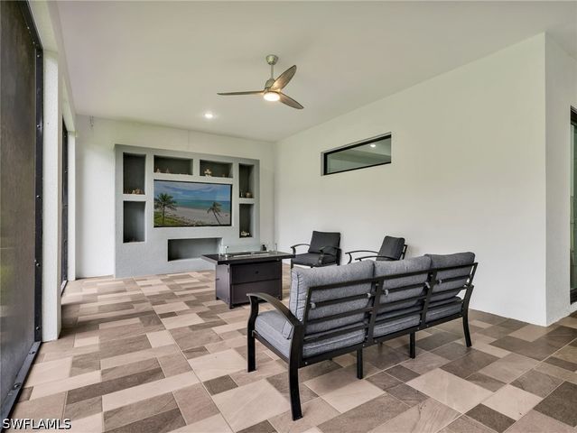 1020 Maple Ave N, Lehigh Acres, FL 33972