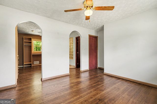 1563 Rockbridge Road, Stone Mountain, GA 30087