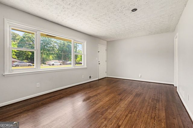 1563 Rockbridge Road, Stone Mountain, GA 30087