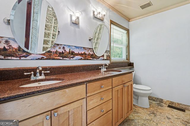 1563 Rockbridge Road, Stone Mountain, GA 30087