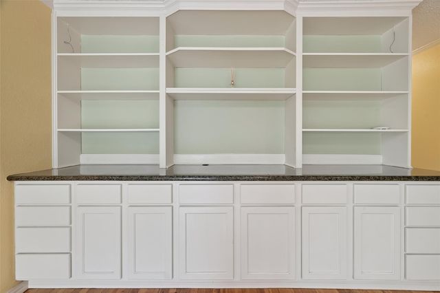 909 Silber Road 16C, Houston, TX 77024