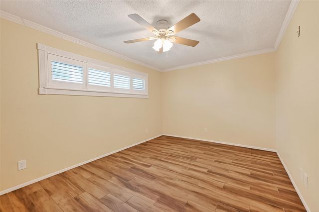 909 Silber Road 16C, Houston, TX 77024