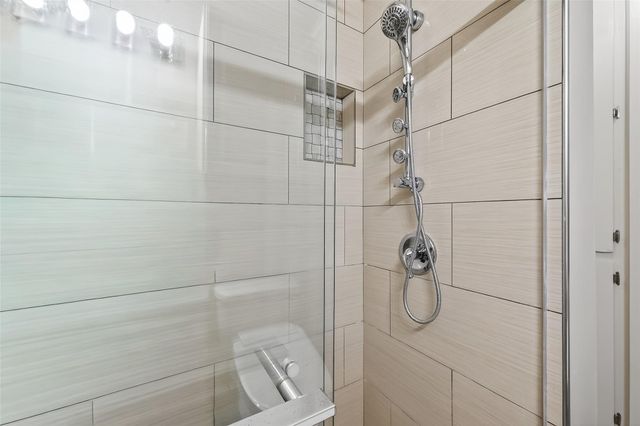 909 Silber Road 16C, Houston, TX 77024