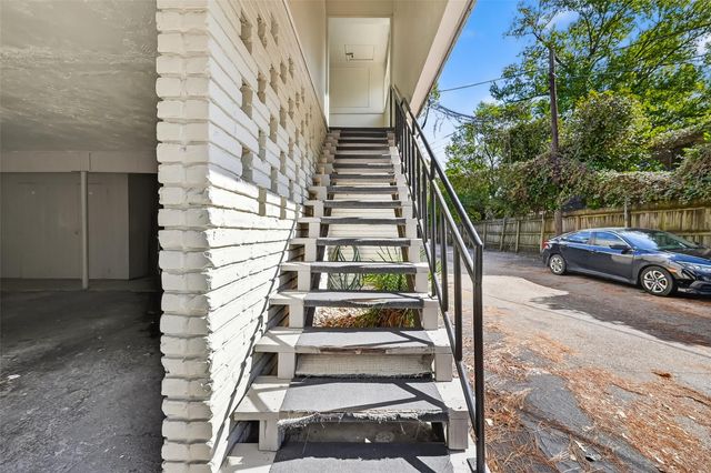 909 Silber Road 16C, Houston, TX 77024