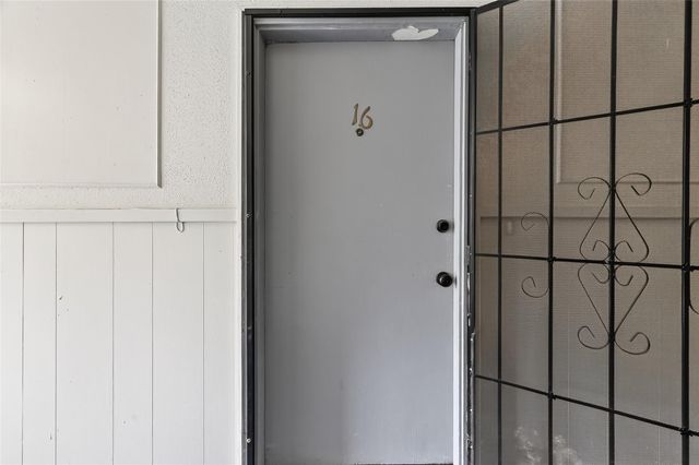 909 Silber Road 16C, Houston, TX 77024