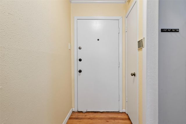 909 Silber Road 16C, Houston, TX 77024