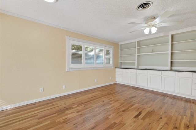 909 Silber Road 16C, Houston, TX 77024