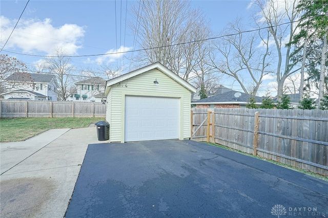 409 Corona Avenue, Oakwood, OH 45419