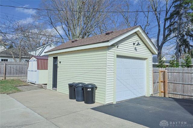 409 Corona Avenue, Oakwood, OH 45419