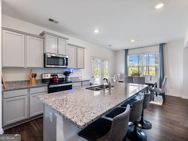 141 Gaston Court, Hoschton, GA 30548