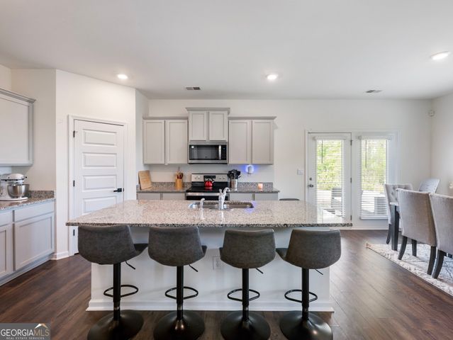 141 Gaston Court, Hoschton, GA 30548