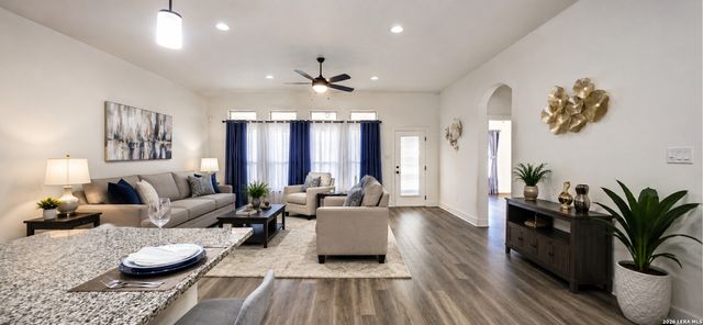 6923 Comanche View, San Antonio, TX 78233