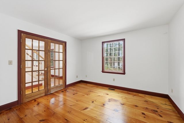 107 Henry St, Uxbridge, MA 01569