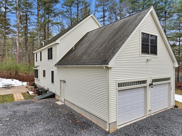 107 Henry St, Uxbridge, MA 01569