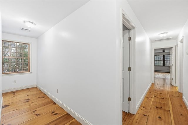 107 Henry St, Uxbridge, MA 01569