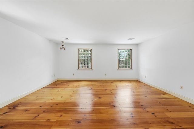 107 Henry St, Uxbridge, MA 01569