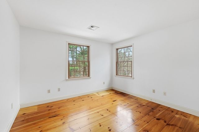 107 Henry St, Uxbridge, MA 01569