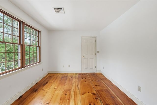 107 Henry St, Uxbridge, MA 01569