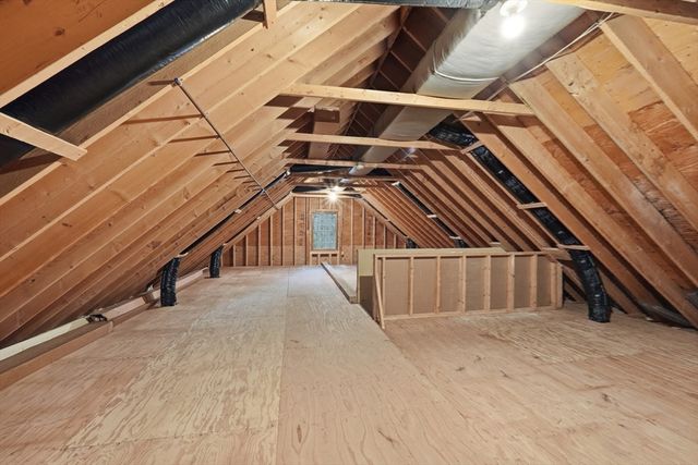 107 Henry St, Uxbridge, MA 01569