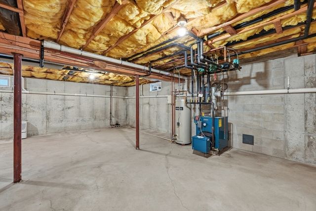 107 Henry St, Uxbridge, MA 01569