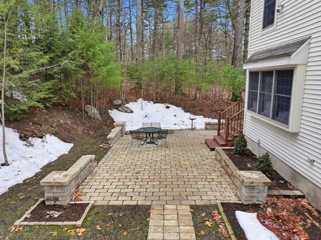 107 Henry St, Uxbridge, MA 01569