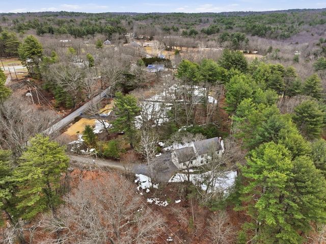 107 Henry St, Uxbridge, MA 01569