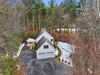 107 Henry St, Uxbridge, MA 01569