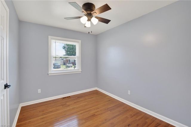 25 Berkley DR, Hampton, VA 23663