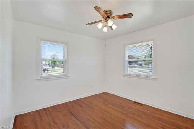 25 Berkley DR, Hampton, VA 23663