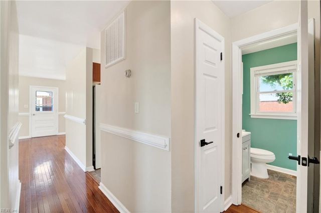 25 Berkley DR, Hampton, VA 23663