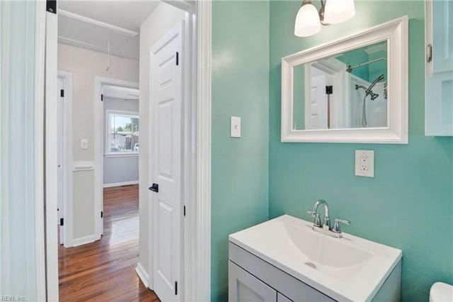 25 Berkley DR, Hampton, VA 23663