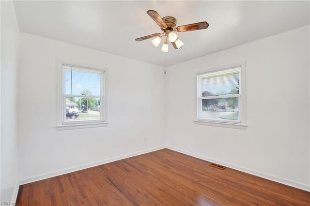 25 Berkley DR, Hampton, VA 23663