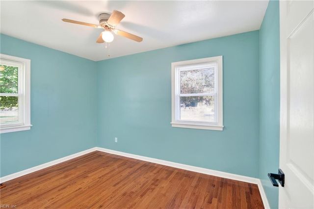 25 Berkley DR, Hampton, VA 23663