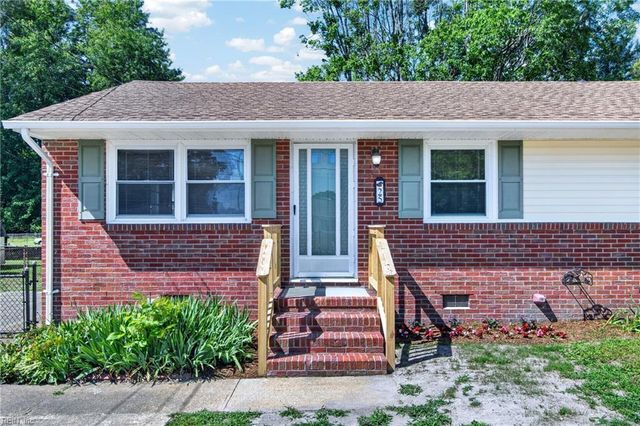25 Berkley DR, Hampton, VA 23663
