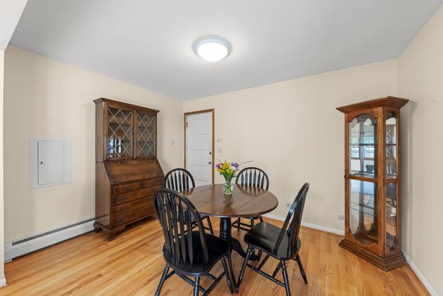 906 S Ashland Avenue, La Grange, IL 60525