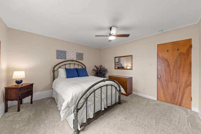 906 S Ashland Avenue, La Grange, IL 60525
