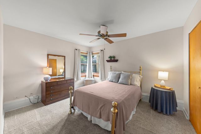 906 S Ashland Avenue, La Grange, IL 60525