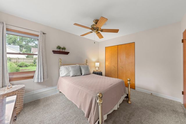 906 S Ashland Avenue, La Grange, IL 60525