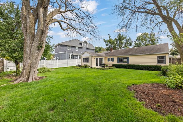 906 S Ashland Avenue, La Grange, IL 60525