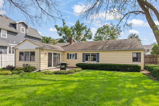 906 S Ashland Avenue, La Grange, IL 60525