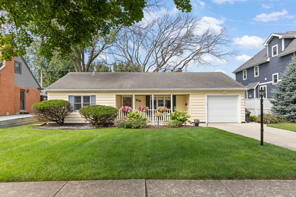 906 S Ashland Avenue, La Grange, IL 60525