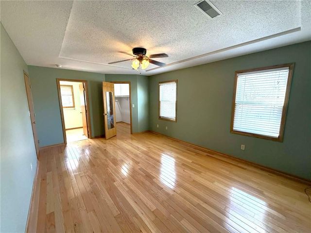 822 W EDWARDS Street, Maryville, MO 64468