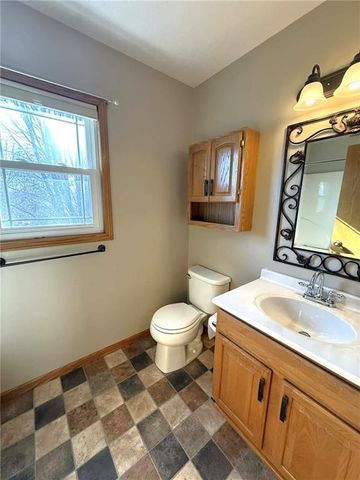 822 W EDWARDS Street, Maryville, MO 64468