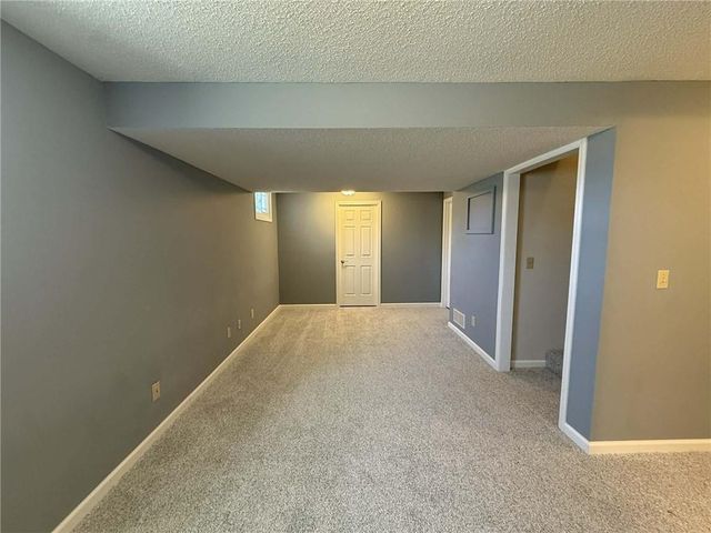 822 W EDWARDS Street, Maryville, MO 64468