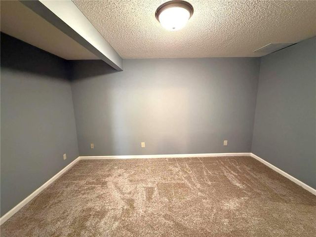 822 W EDWARDS Street, Maryville, MO 64468